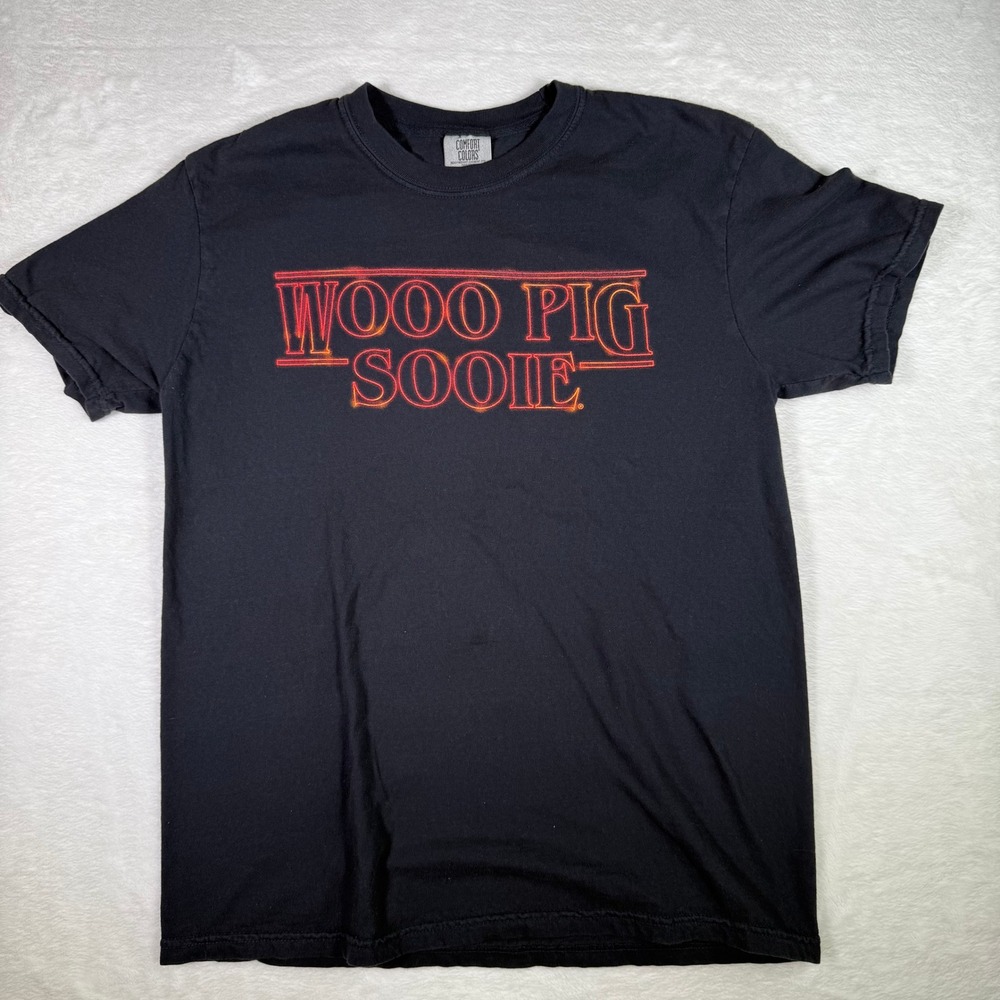Comfort Colors Woo Pig Sooie Black T-Shirt Medium Arkansas Razorbacks‎